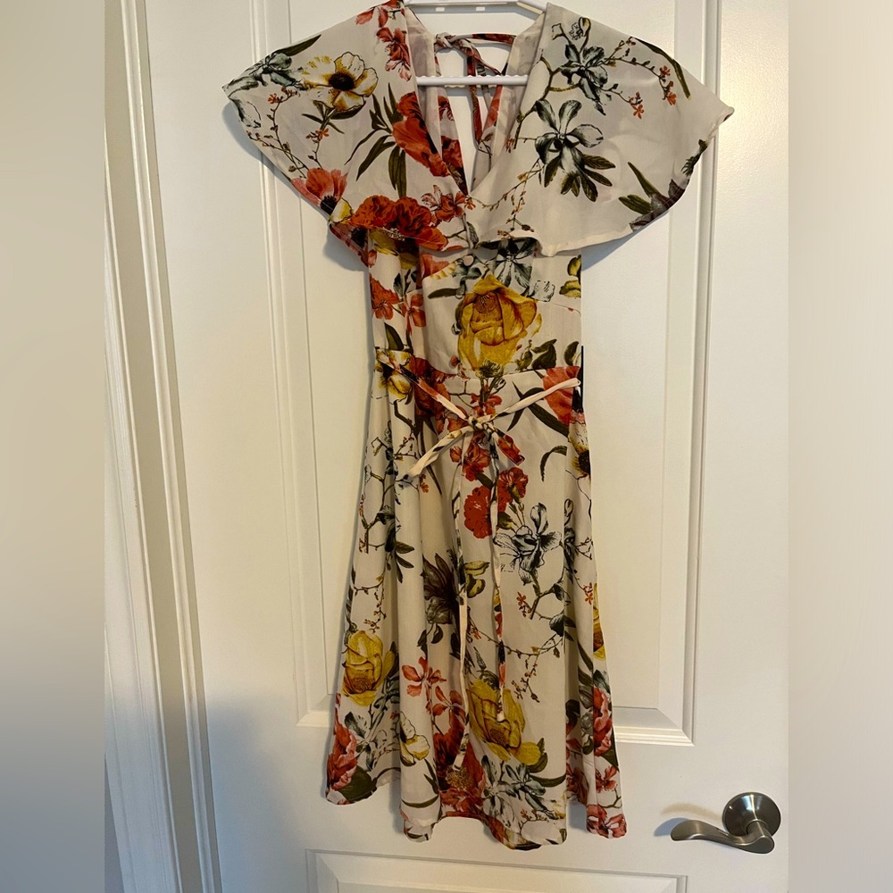 BLACK TAPE Floral Dress size S BNWT